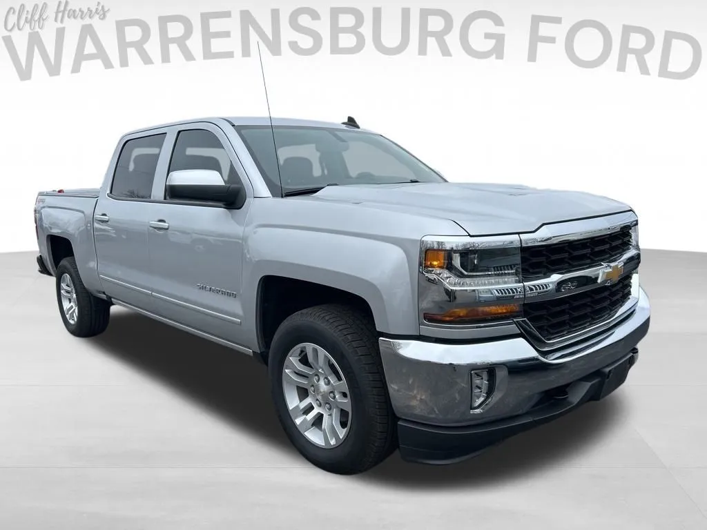 Used 2018 Chevrolet Silverado 1500 LT with VIN 3GCUKREC9JG418833 for sale in Kansas City
