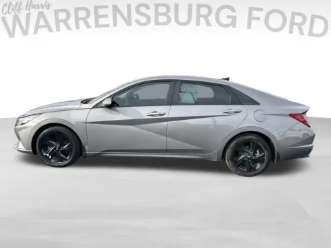 More photos of 2022 Hyundai Elantra SEL at Warrensburg Ford, MO