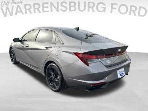 More photos of 2022 Hyundai Elantra SEL at Warrensburg Ford, MO