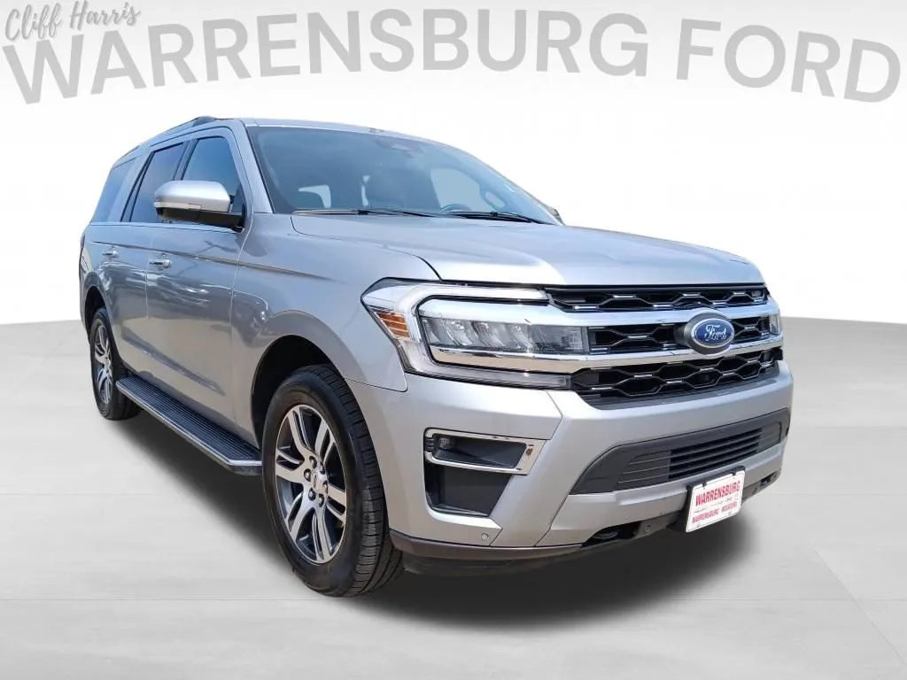 2023 Ford Expedition Limited's photo