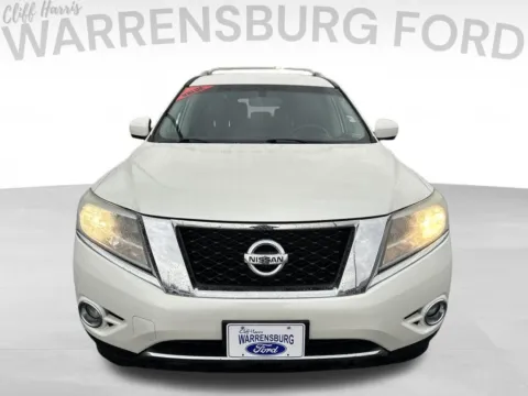 Photos of 2016 Nissan Pathfinder SL for sale in Warrensburg, MO at Warrensburg Ford