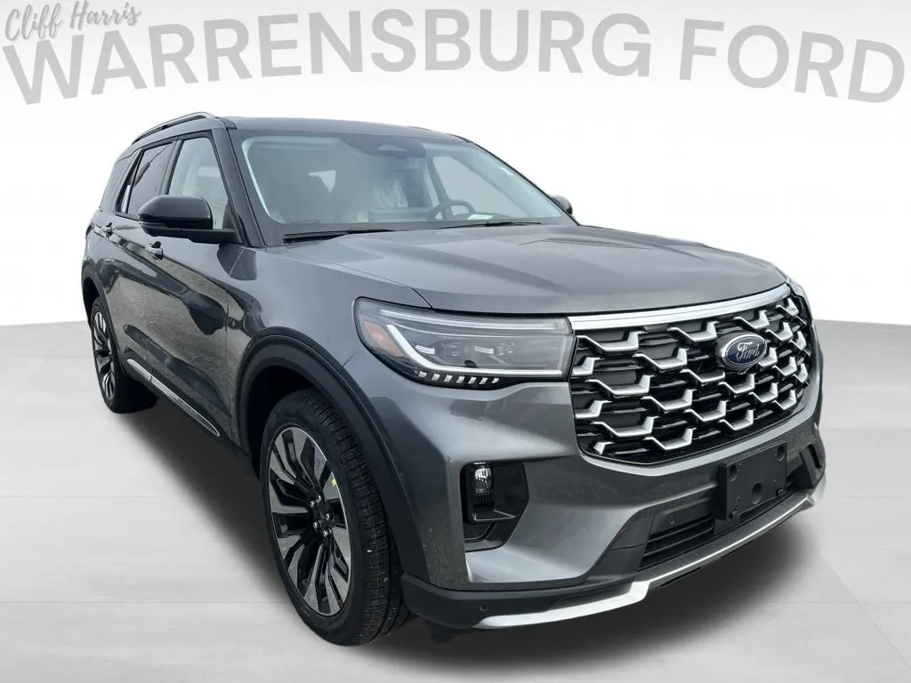 2026 Ford Explorer Platinum's photo