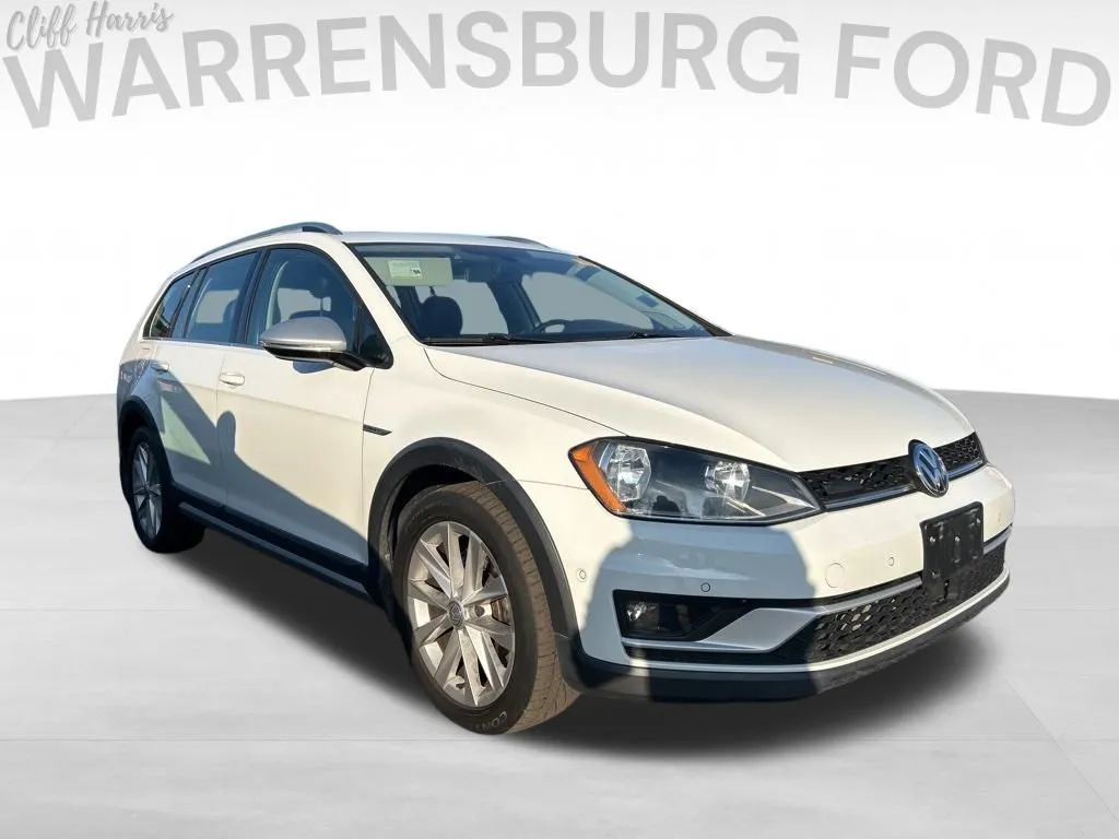 2017 Volkswagen Golf Alltrack Alltrack SE's photo