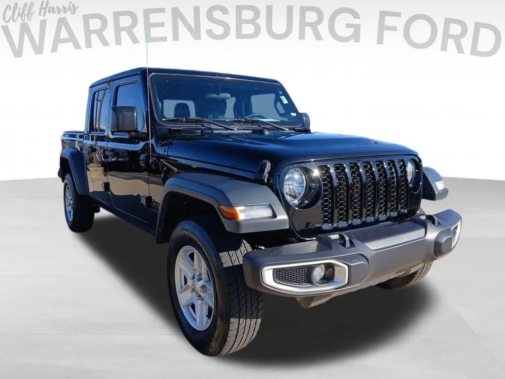 2023 Jeep Gladiator Sport S's photo