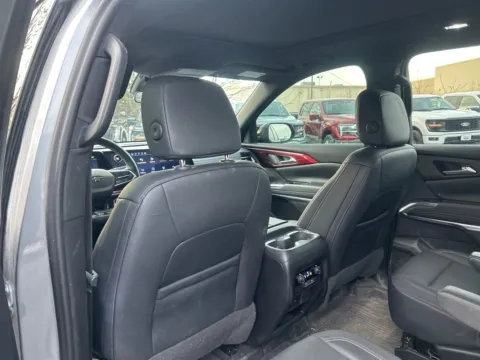 More photos of 2024 Chevrolet Traverse Z71 at Warrensburg Ford, MO