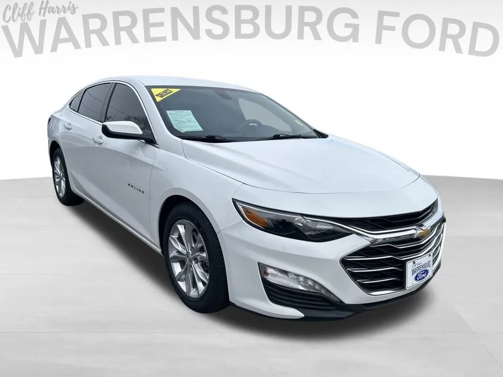 Used 2020 Chevrolet Malibu 1LT with VIN 1G1ZD5ST2LF035908 for sale in Kansas City