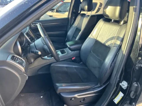 Photos of 2018 Jeep Grand Cherokee Altitude for sale in Warrensburg, MO at Warrensburg Ford