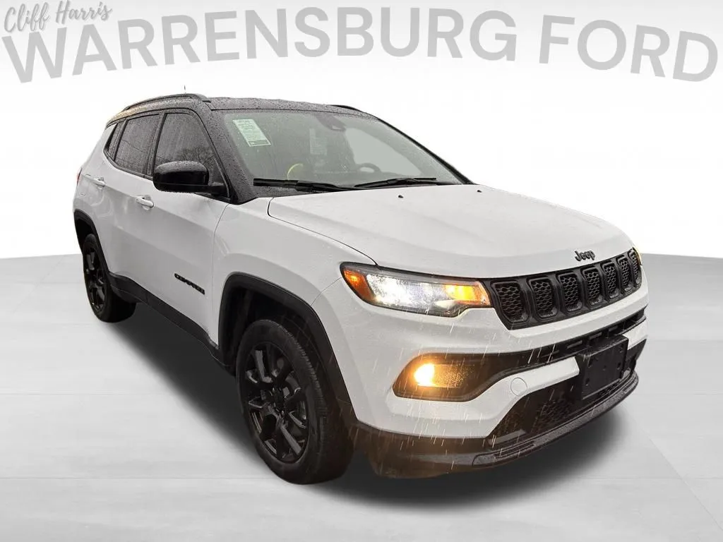Yellow 2023 Jeep Compass Altitude for sale in Warrensburg, MO