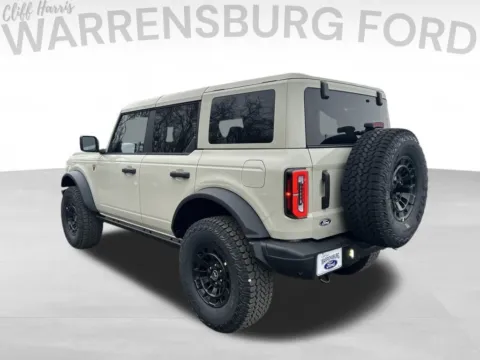 More photos of 2026 Ford Bronco Badlands at Warrensburg Ford, MO