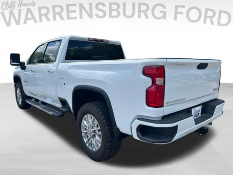 More photos of 2022 Chevrolet Silverado 3500HD High Country at Warrensburg Ford, MO