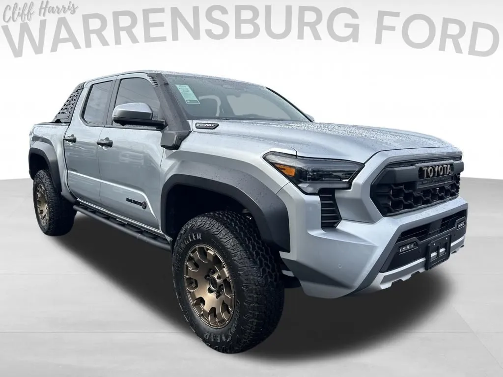 Used 2024 Toyota Tacoma Trailhunter with VIN 3TYLF5LN7RT011012 for sale in Kansas City