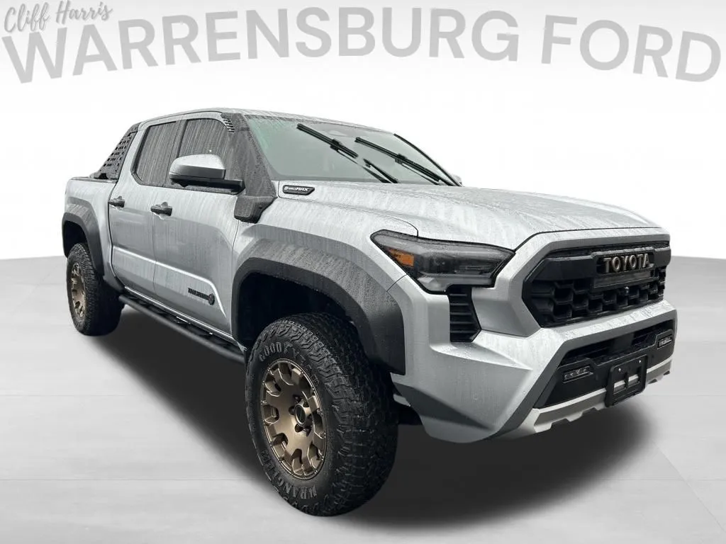 Used 2024 Toyota Tacoma Trailhunter with VIN 3TYLF5LN7RT011012 for sale in Kansas City