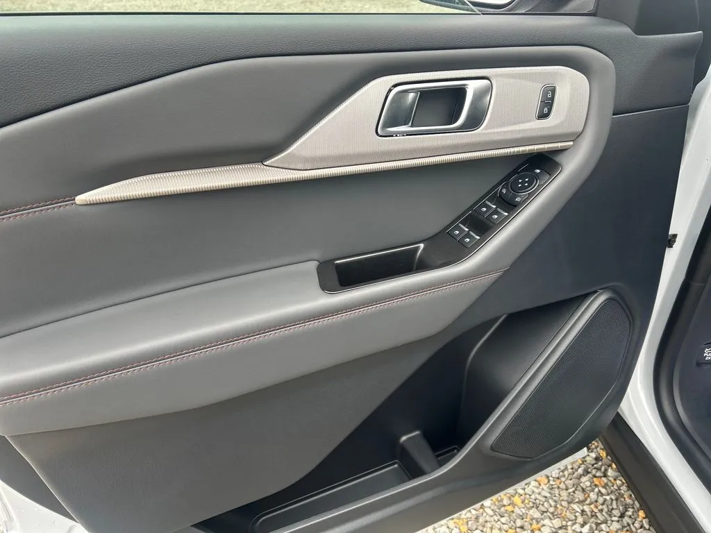 2026 Ford Explorer Active - Photo 11