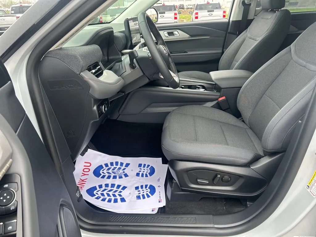 2026 Ford Explorer Active - Photo 14