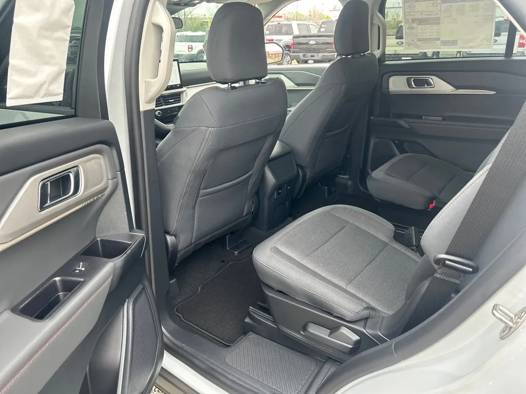 2026 Ford Explorer Active - Photo 19