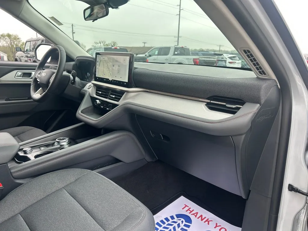 2026 Ford Explorer Active - Photo 18