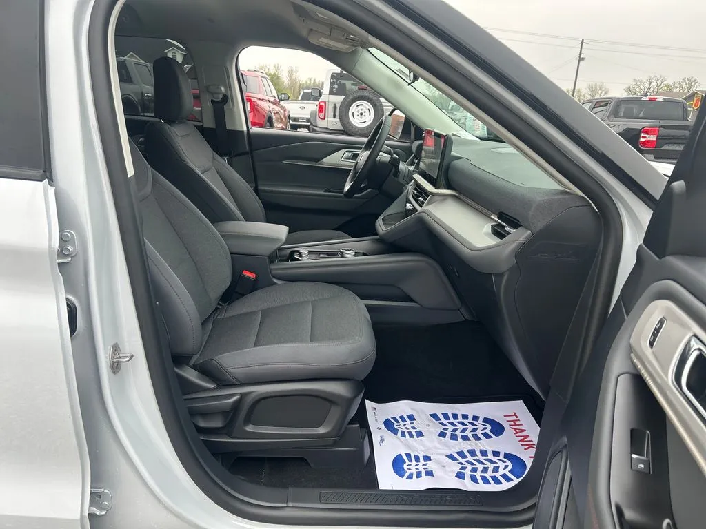 2026 Ford Explorer Active - Photo 17