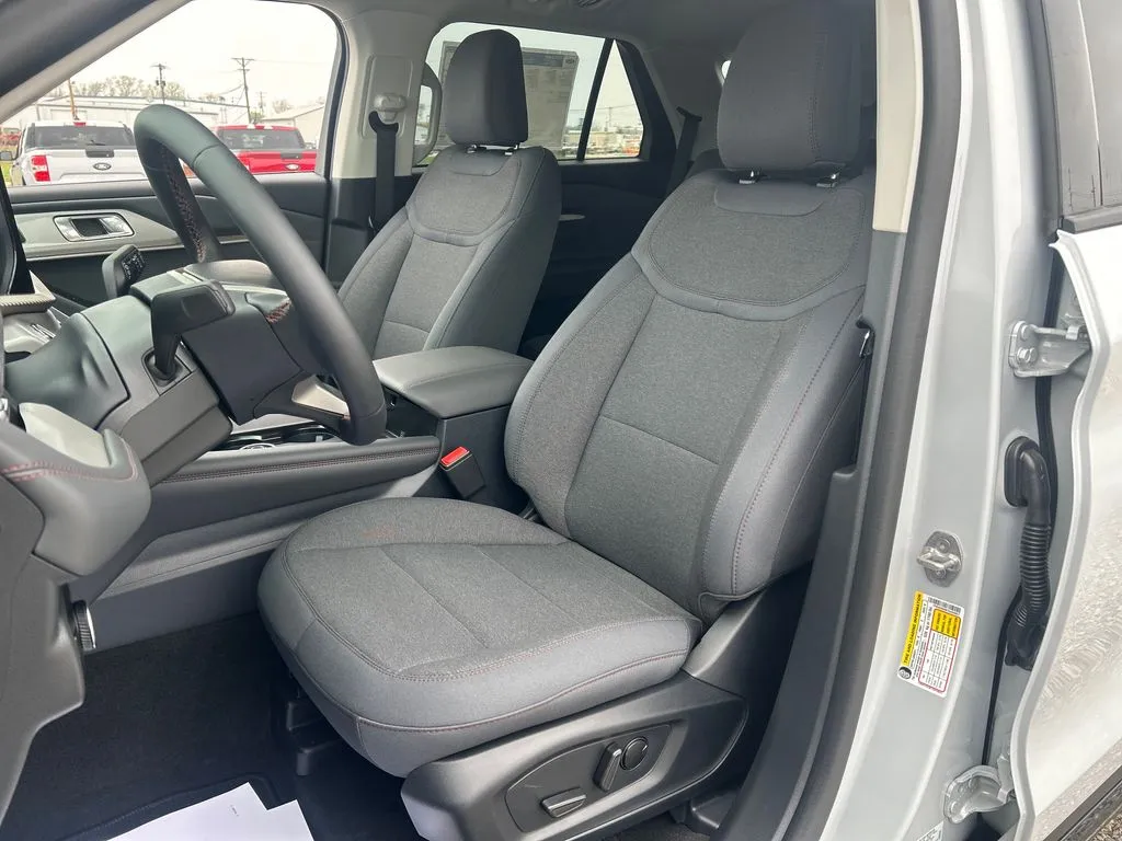 2026 Ford Explorer Active - Photo 15