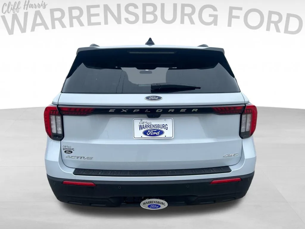2026 Ford Explorer Active - Photo 6