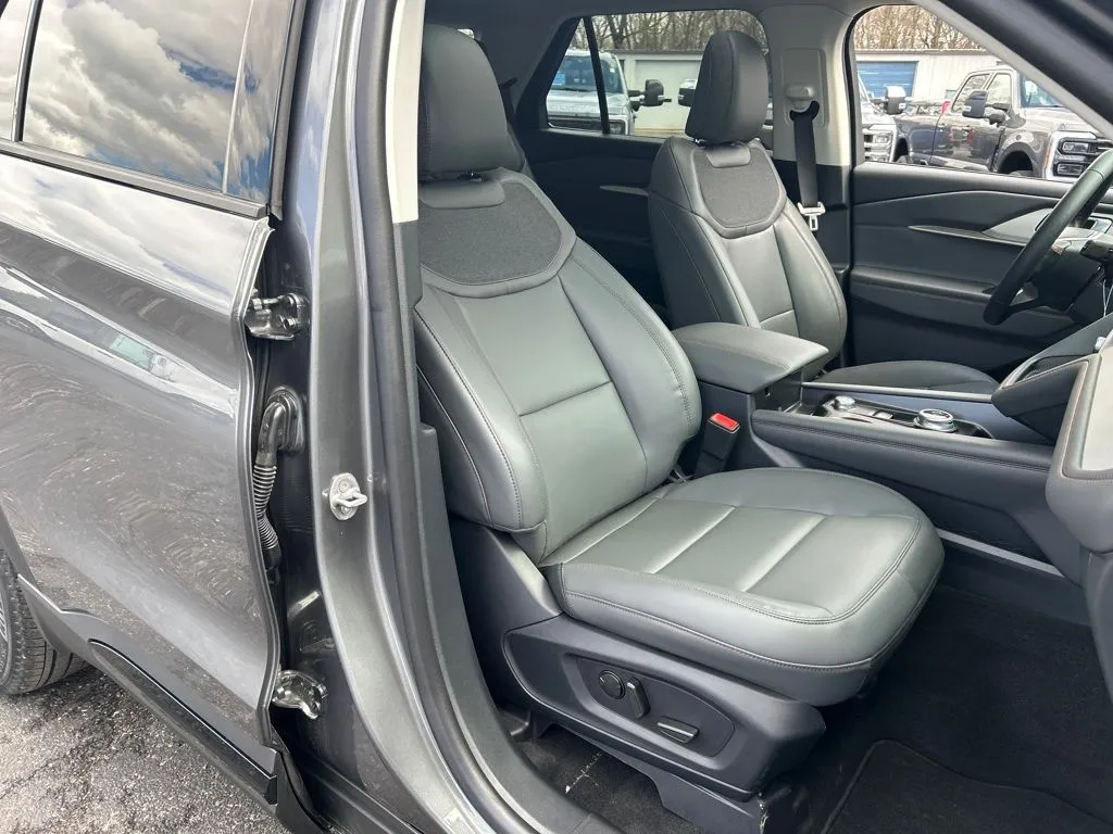 2026 Ford Explorer Active - Photo 16