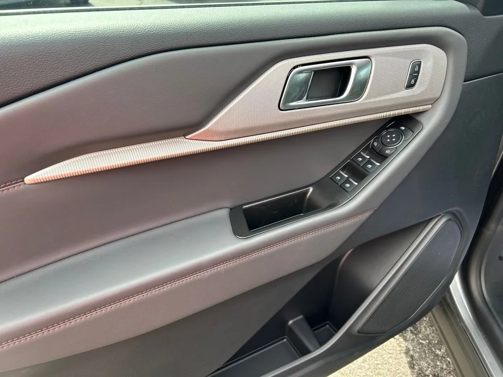 2026 Ford Explorer Active - Photo 11