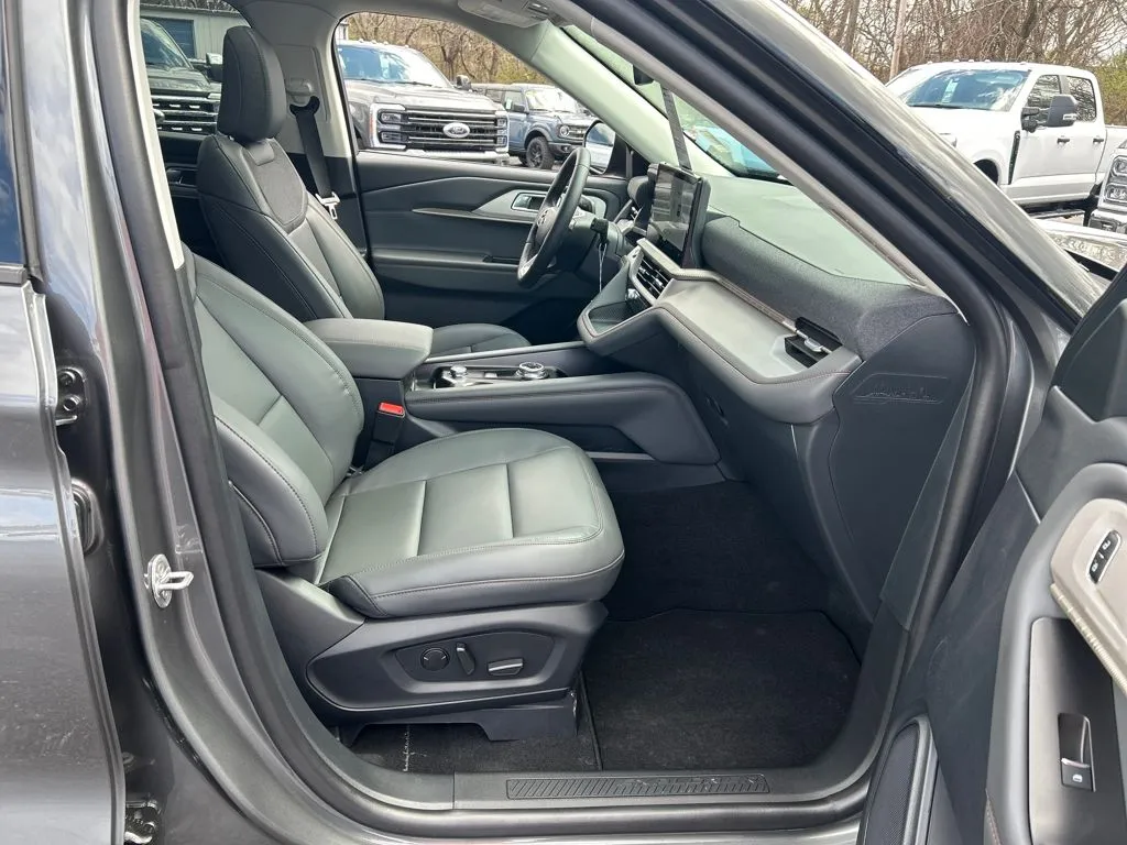 2026 Ford Explorer Active - Photo 17