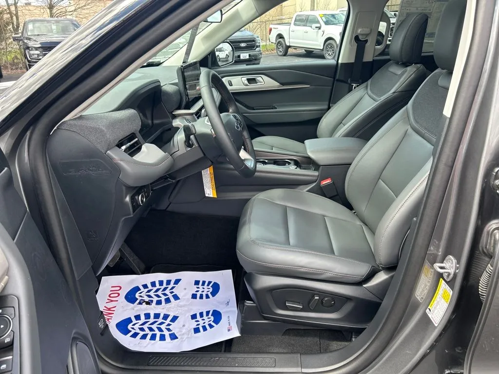 2026 Ford Explorer Active - Photo 14