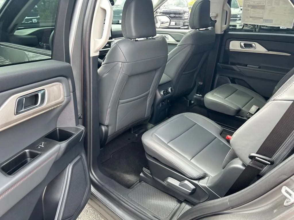 2026 Ford Explorer Active - Photo 19