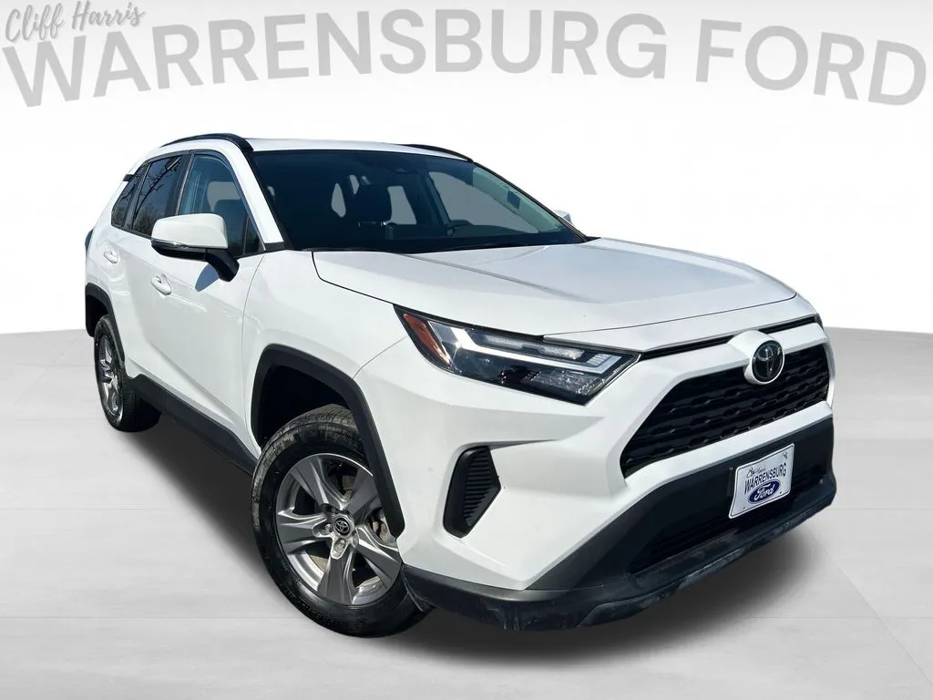 White 2024 Toyota RAV4 XLE for sale in Warrensburg, MO