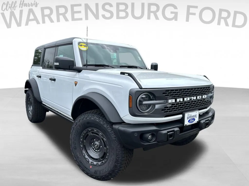 White 2025 Ford Bronco Badlands for sale in Warrensburg, MO
