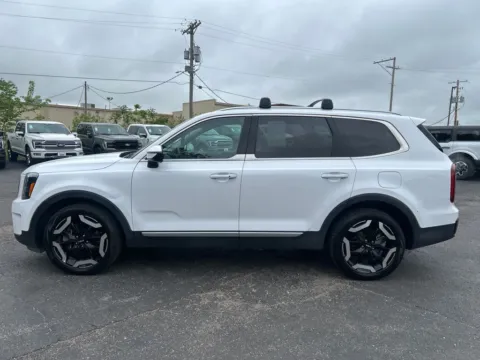 More photos of 2025 Kia Telluride S at Warrensburg Ford, MO