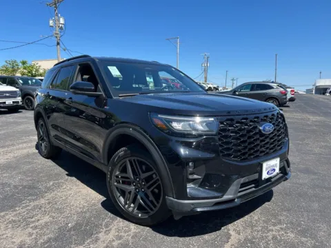 Black 2025 Ford Explorer ST-Line for sale in Warrensburg, MO
