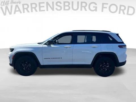 More photos of 2025 Jeep Grand Cherokee Altitude at Warrensburg Ford, MO