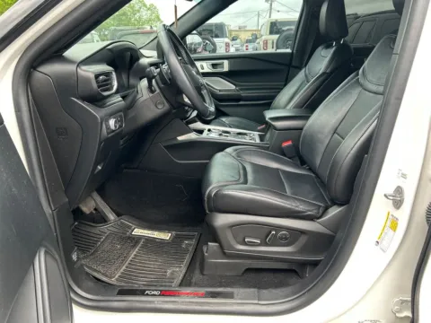 Photos of 2020 Ford Explorer ST for sale in Warrensburg, MO at Warrensburg Ford
