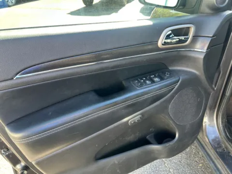 More photos of 2017 Jeep Grand Cherokee Limited at Warrensburg Ford, MO