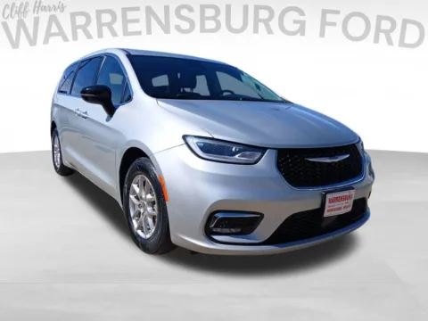 Silver 2024 Chrysler Pacifica Touring L for sale in Warrensburg, MO