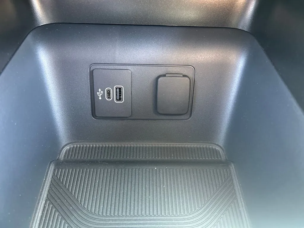2026 Ford Explorer Active - Photo 38