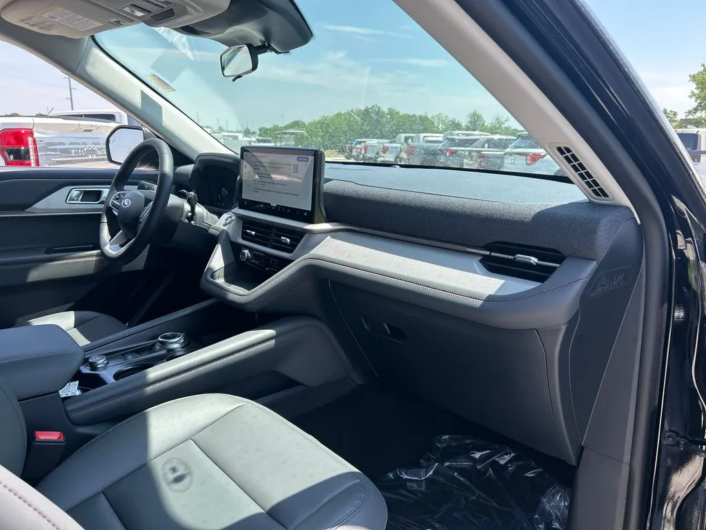 2026 Ford Explorer Active - Photo 14