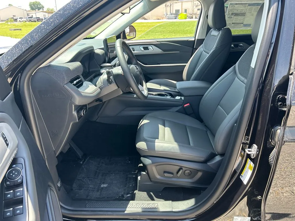 2026 Ford Explorer Active - Photo 10