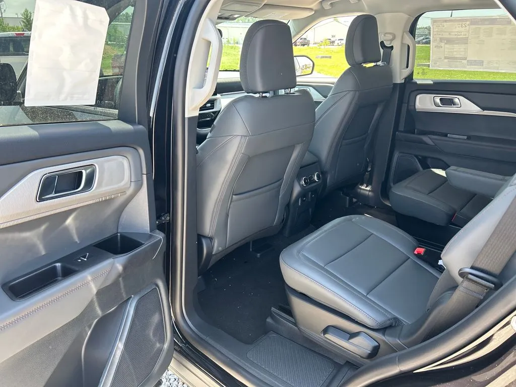 2026 Ford Explorer Active - Photo 15