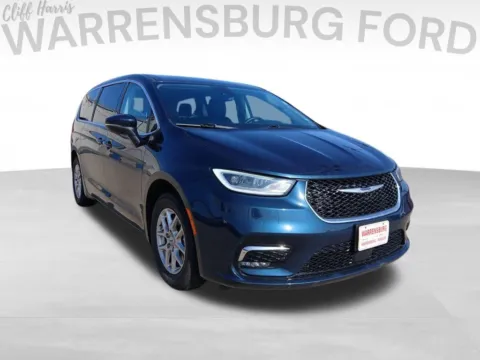 Blue 2023 Chrysler Pacifica Touring L for sale in Warrensburg, MO