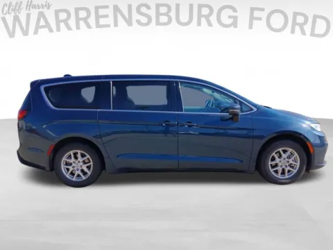 Photos of 2023 Chrysler Pacifica Touring L for sale in Warrensburg, MO at Warrensburg Ford