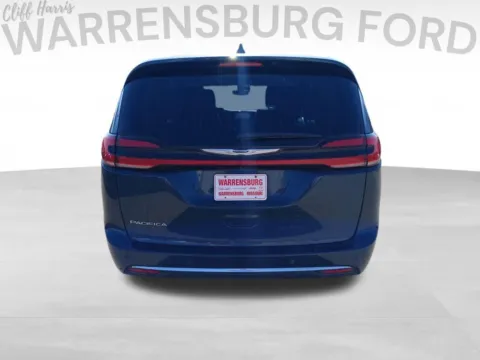 More photos of 2023 Chrysler Pacifica Touring L at Warrensburg Ford, MO