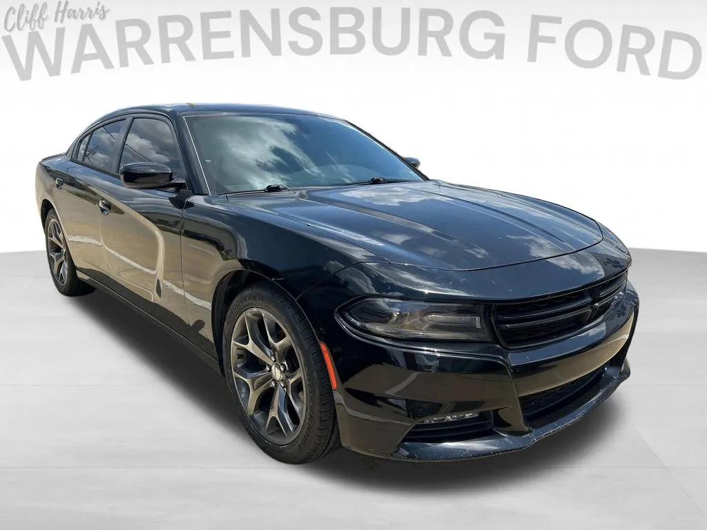 2015 Dodge Charger SXT's photo
