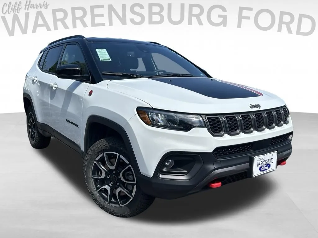 Used 2025 Jeep Compass Trailhawk with VIN 3C4NJDDN5ST564605 for sale in Kansas City