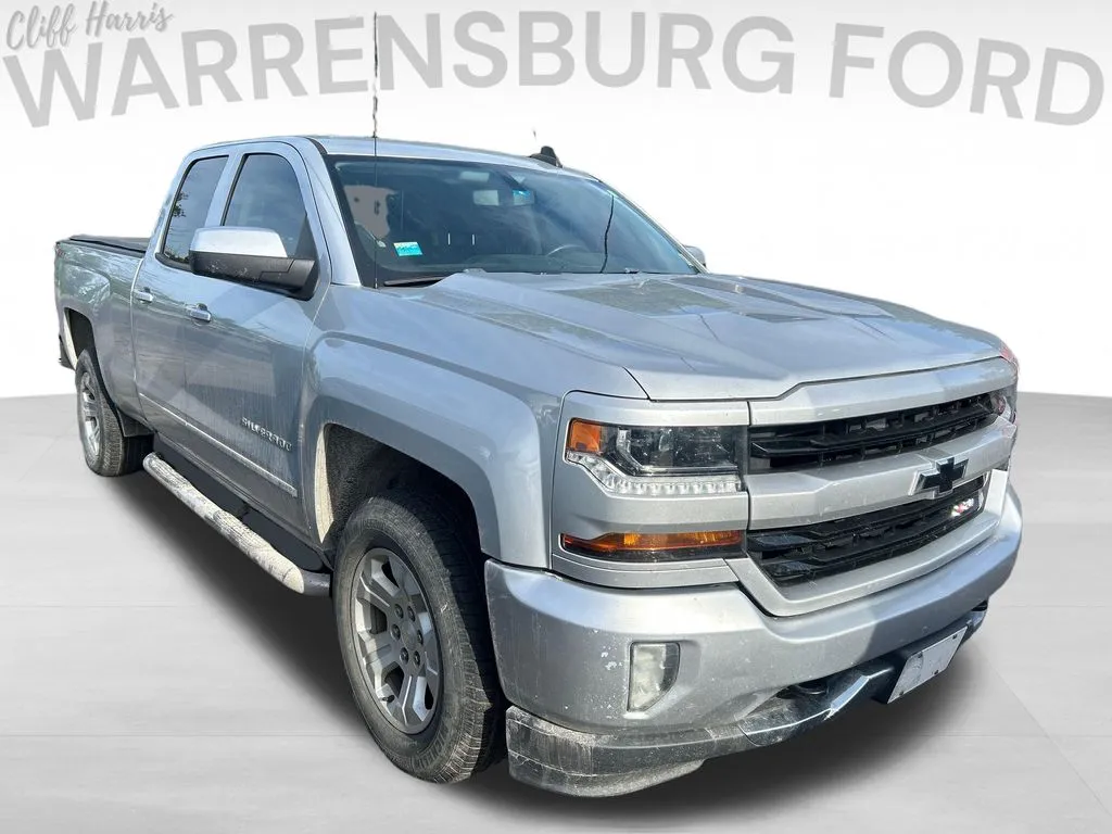 Used 2017 Chevrolet Silverado 1500 LT Z71 with VIN 1GCVKREC8HZ222848 for sale in Kansas City