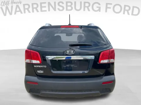 More photos of 2011 Kia Sorento LX at Warrensburg Ford, MO