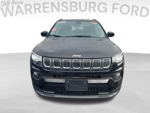 Photos of 2022 Jeep Compass Latitude for sale in Warrensburg, MO at Warrensburg Ford