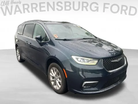 Blue 2022 Chrysler Pacifica Touring L for sale in Warrensburg, MO
