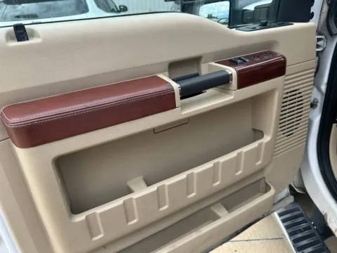 More photos of 2008 Ford F-250SD King Ranch at Warrensburg Ford, MO